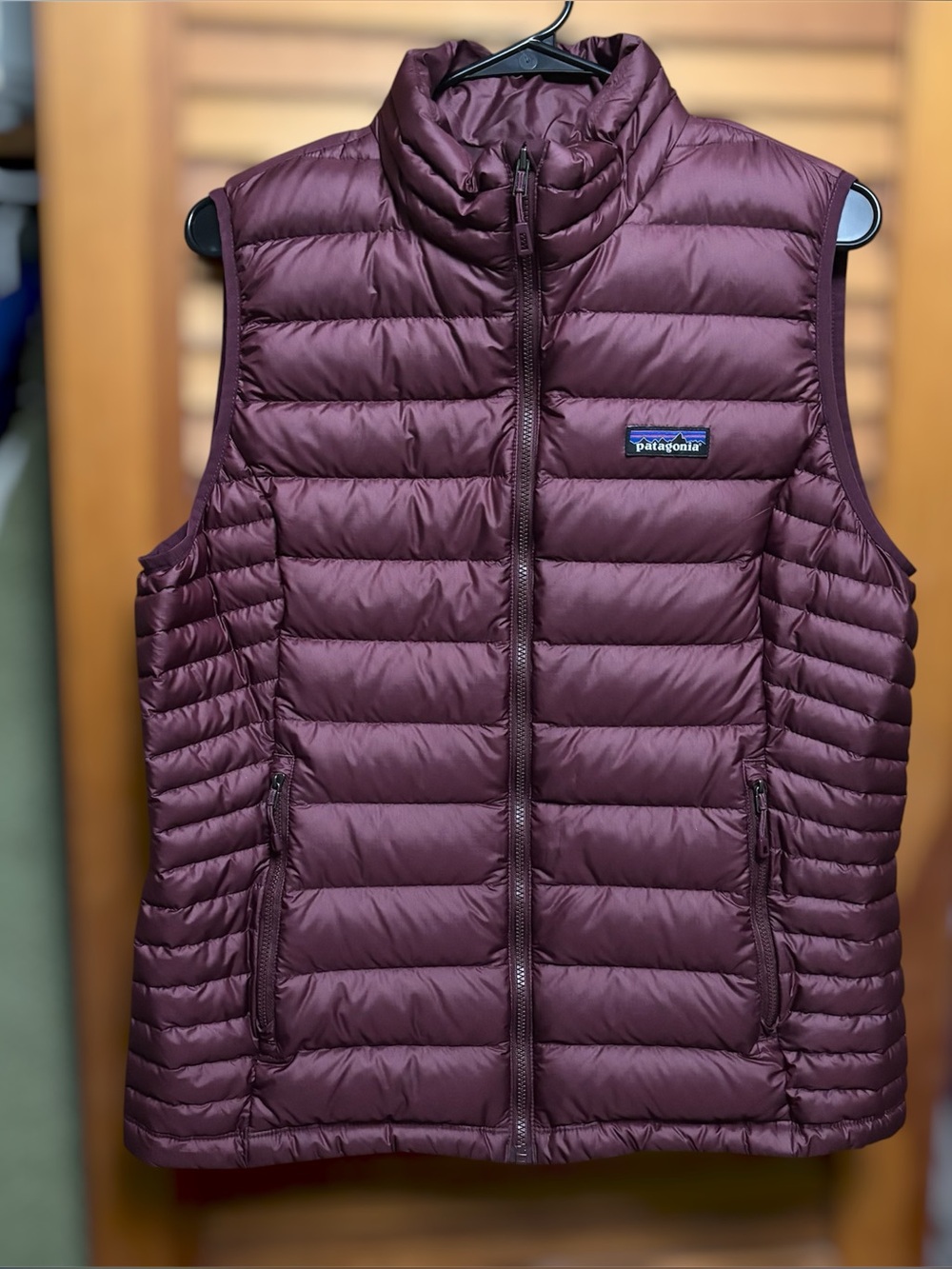 Patagonia Down Sweater Vest Women Burgundy Quilted Puffer Outdoor Full Zip Large
